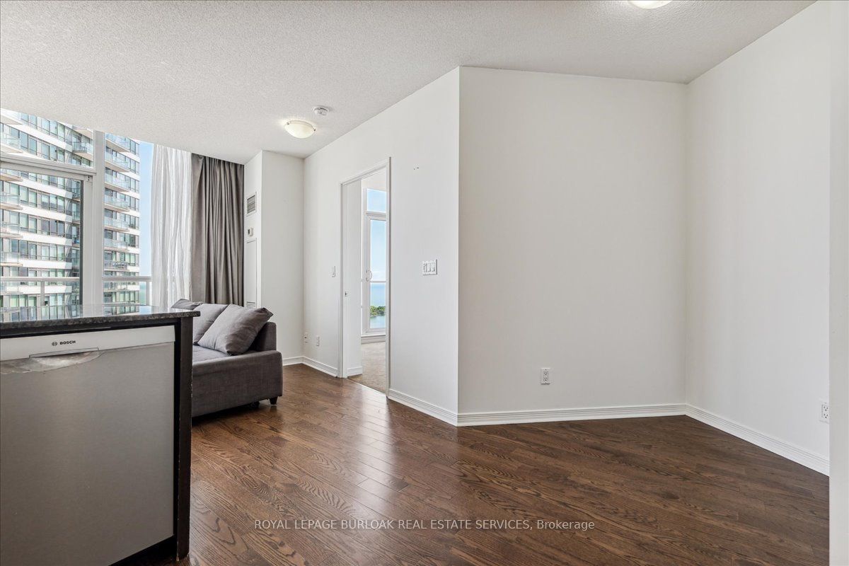 15 Legion Rd, unit 2308 for rent - image #7