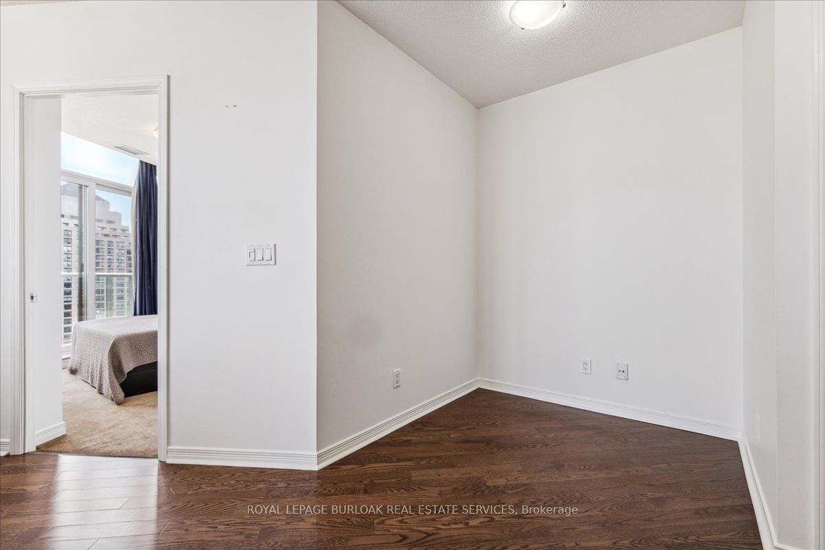 15 Legion Rd, unit 2308 for rent - image #8