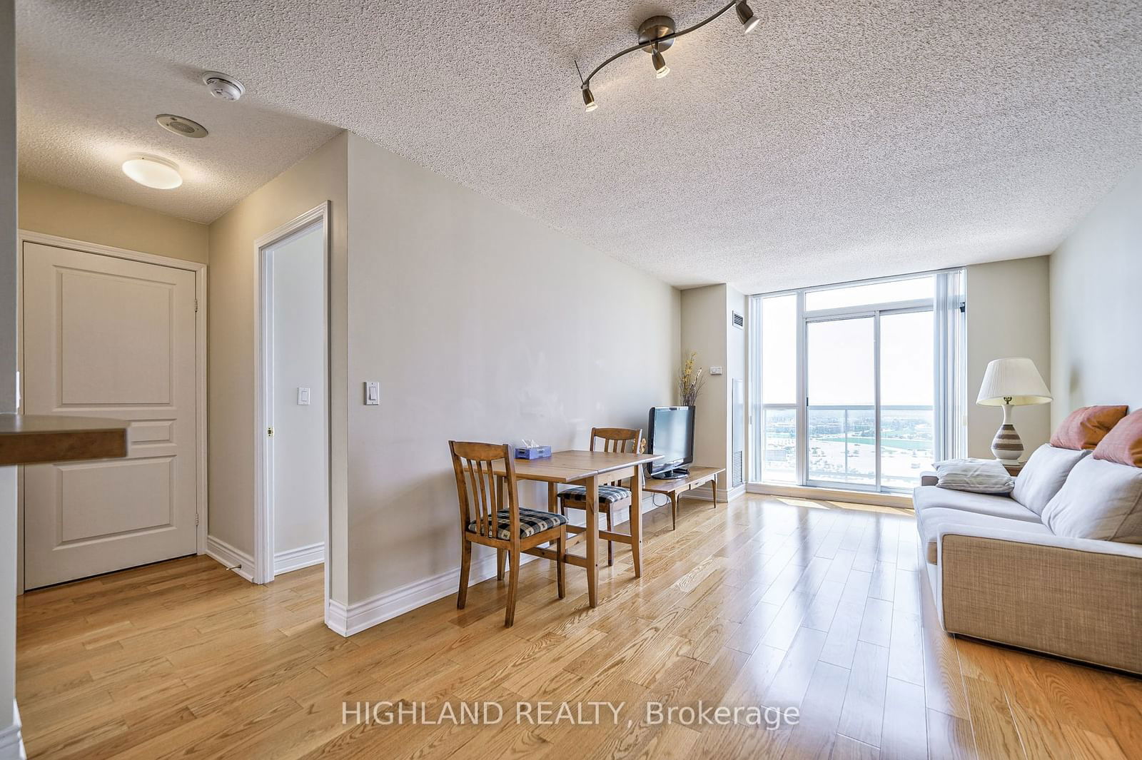 2545 Erin Centre Blvd, unit Ph 06 for sale