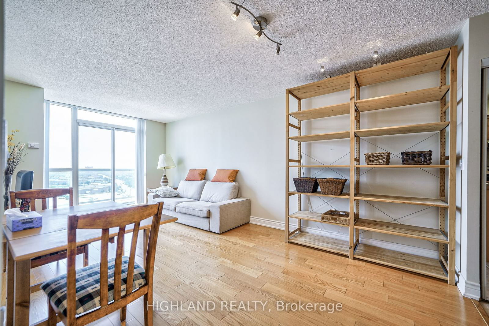 2545 Erin Centre Blvd, unit Ph 06 for sale - image #14