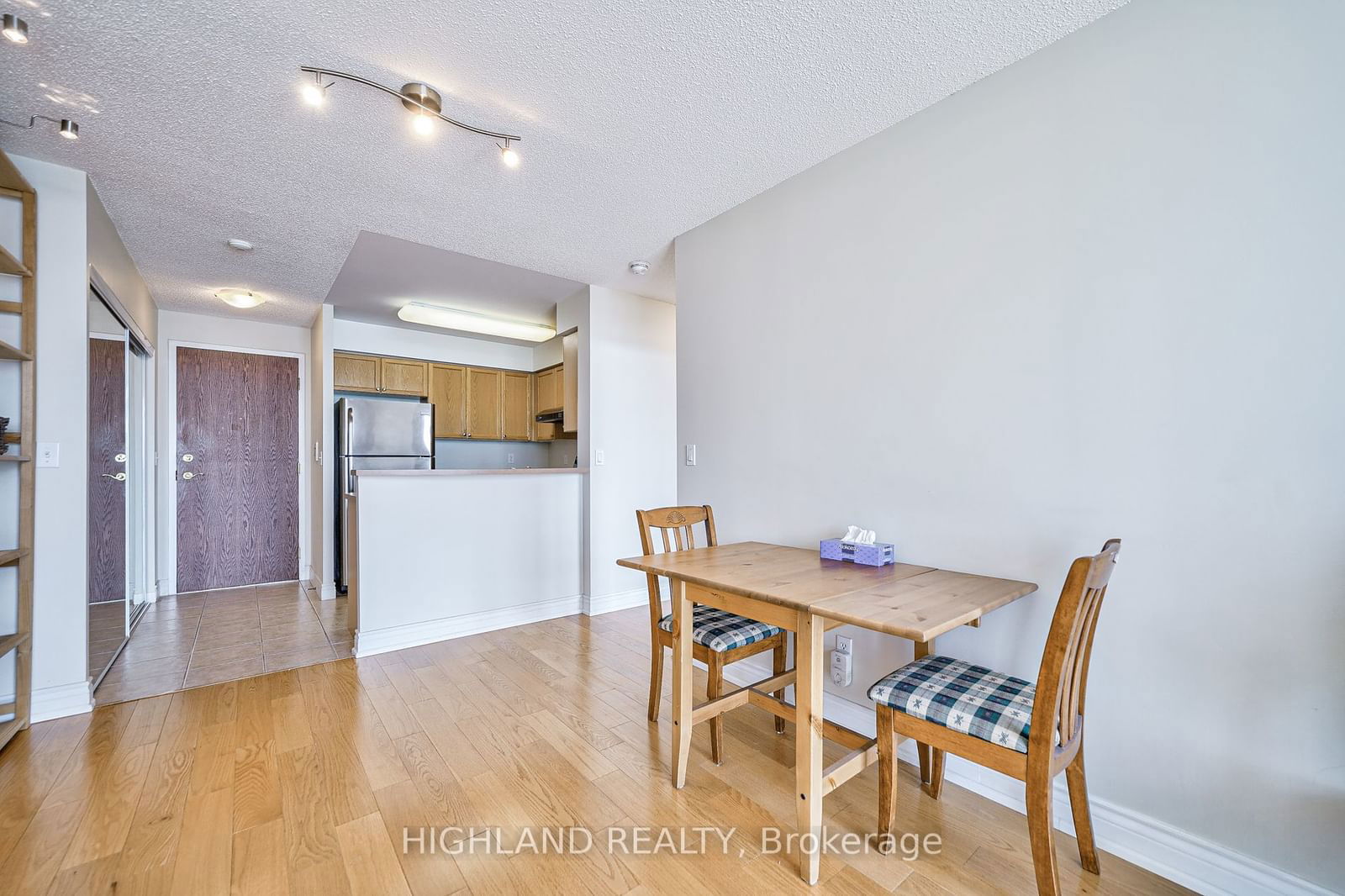 2545 Erin Centre Blvd, unit Ph 06 for sale - image #16