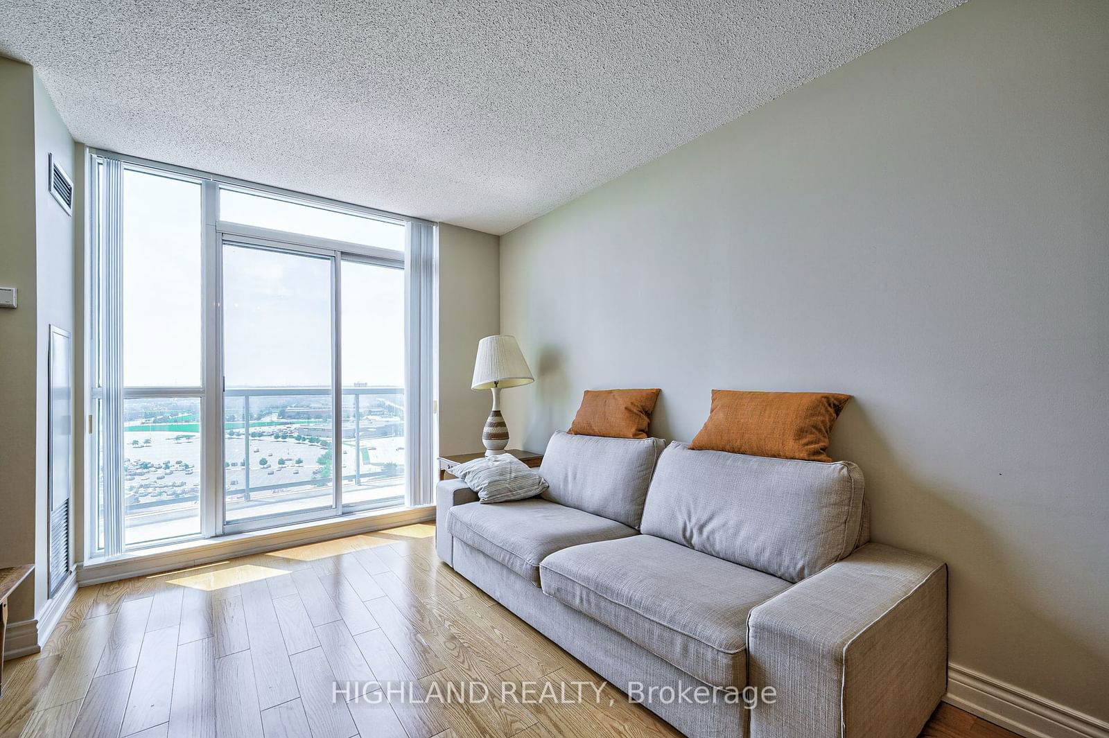 2545 Erin Centre Blvd, unit Ph 06 for sale