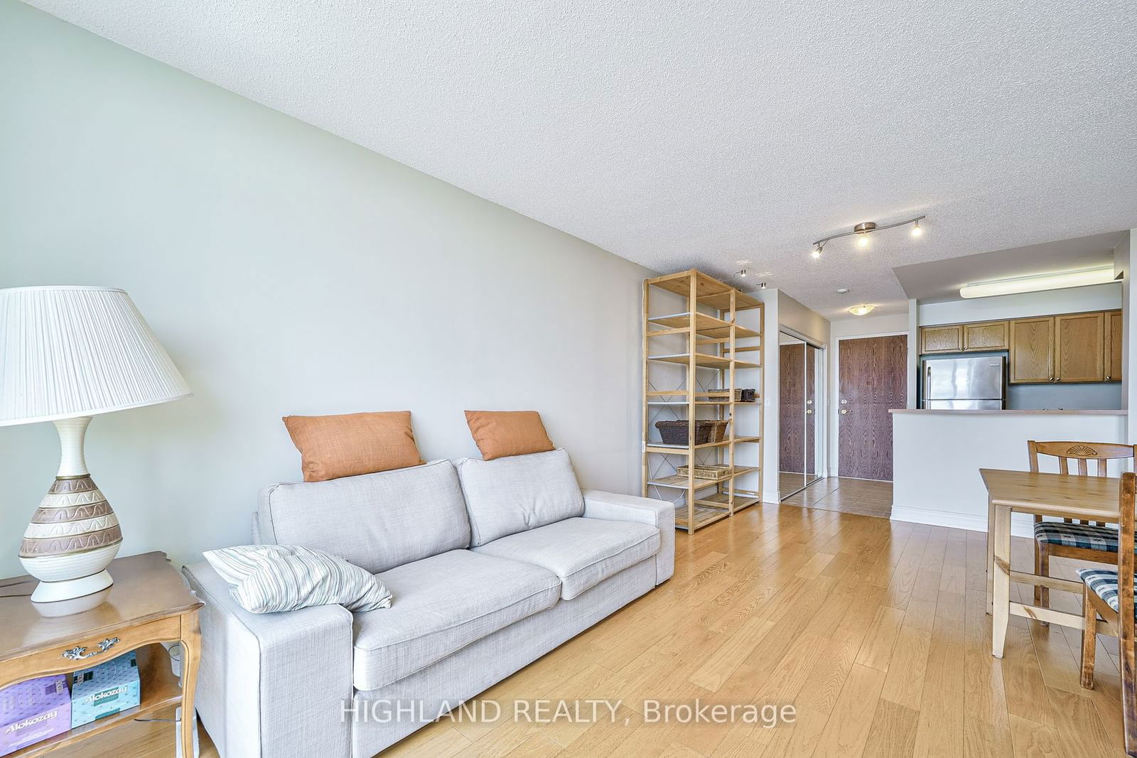 2545 Erin Centre Blvd, unit Ph 06 for sale - image #18