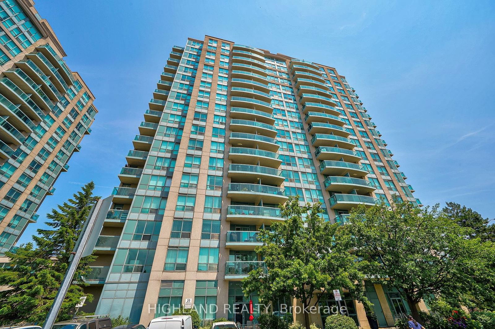 2545 Erin Centre Blvd, unit Ph 06 for sale