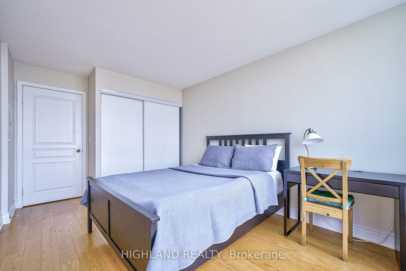 2545 Erin Centre Blvd, unit Ph 06 for sale - image #24