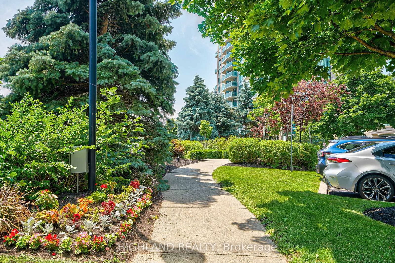 2545 Erin Centre Blvd, unit Ph 06 for sale