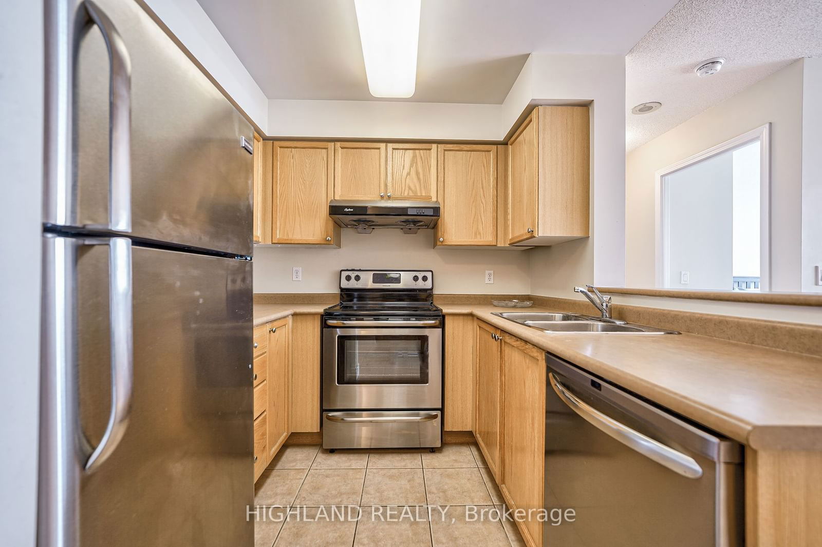 2545 Erin Centre Blvd, unit Ph 06 for sale - image #6