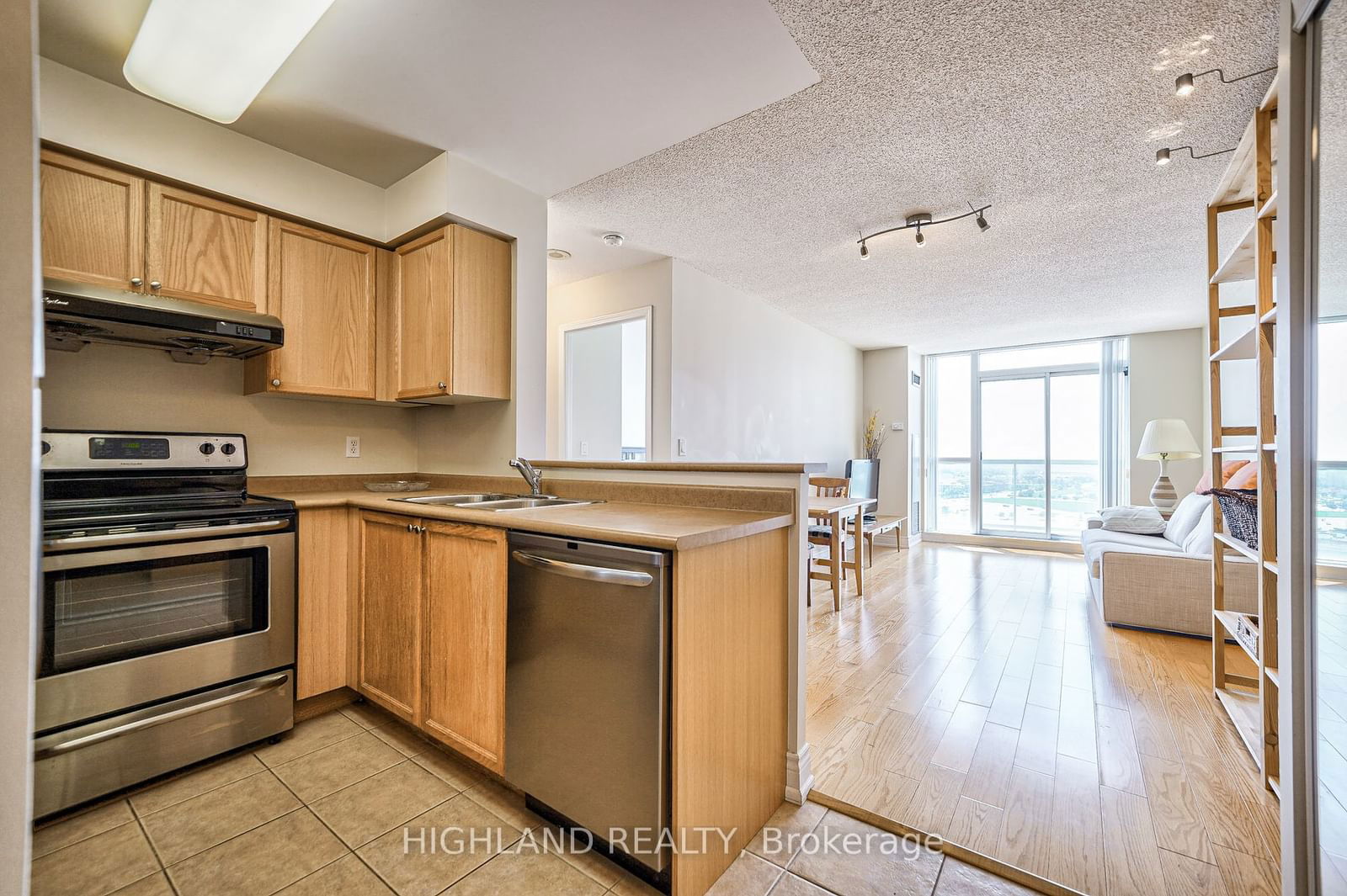 2545 Erin Centre Blvd, unit Ph 06 for sale - image #7