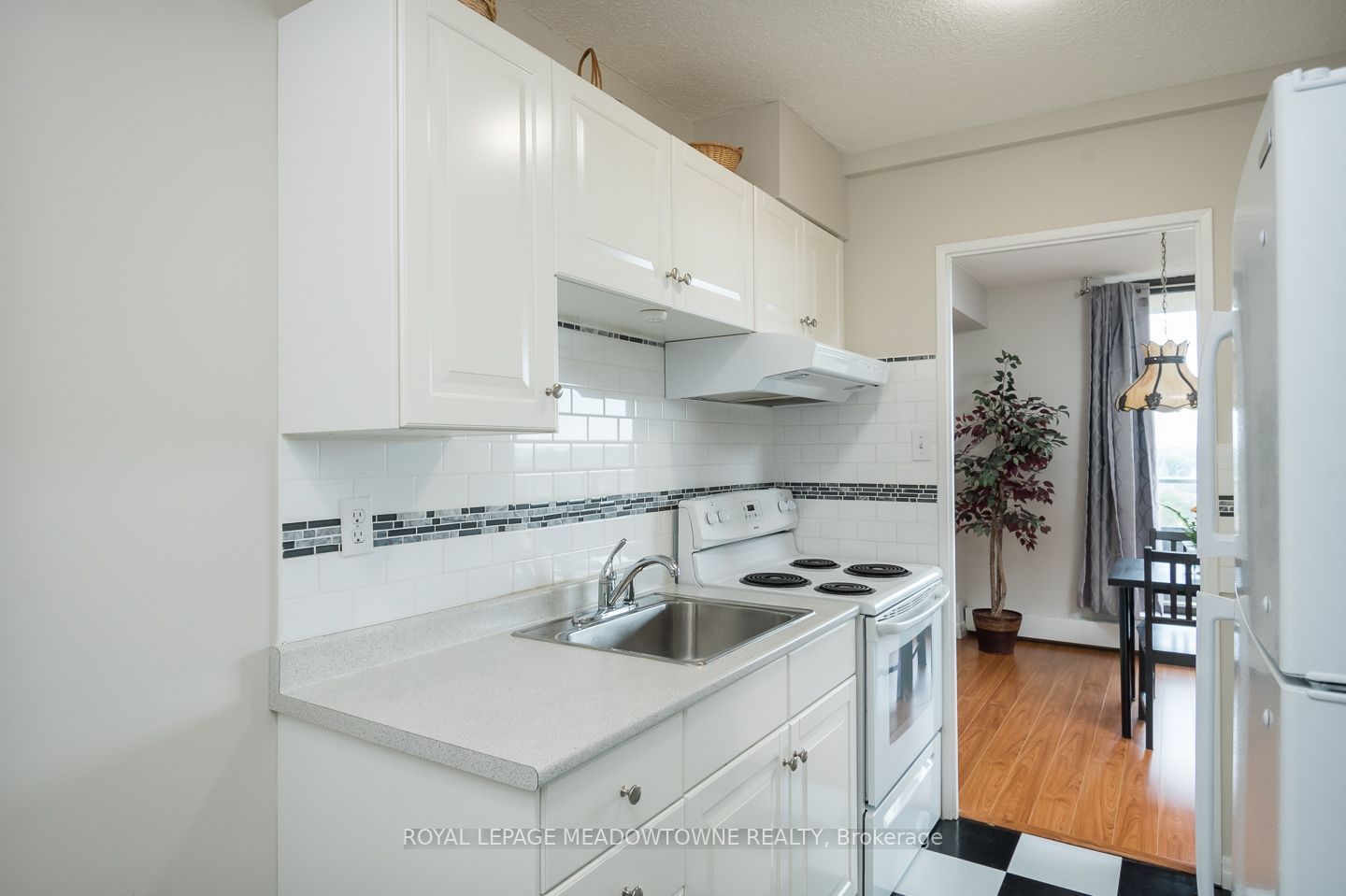 2929 Aquitaine Ave, unit 914 for sale - image #13