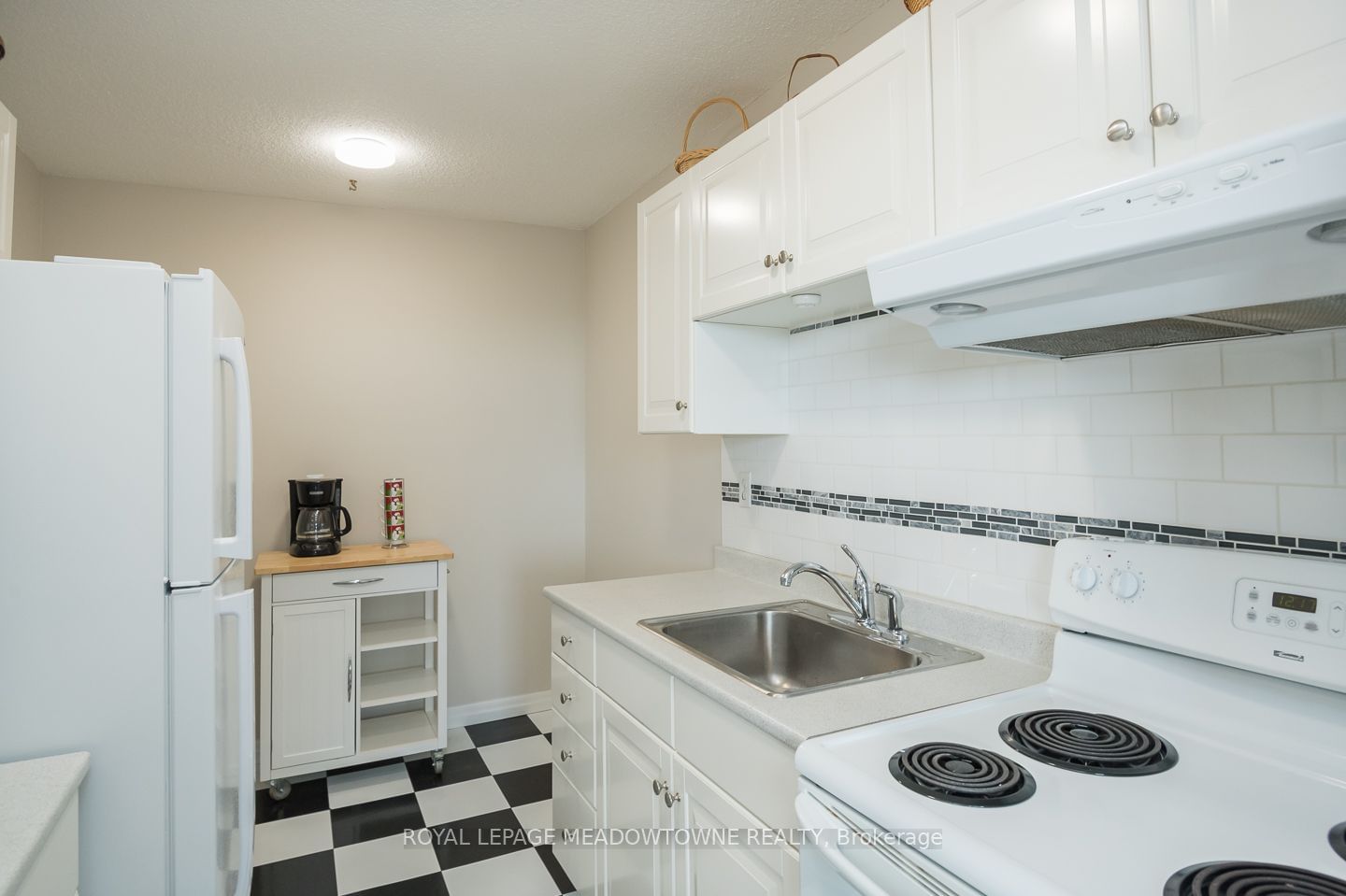 2929 Aquitaine Ave, unit 914 for sale - image #16