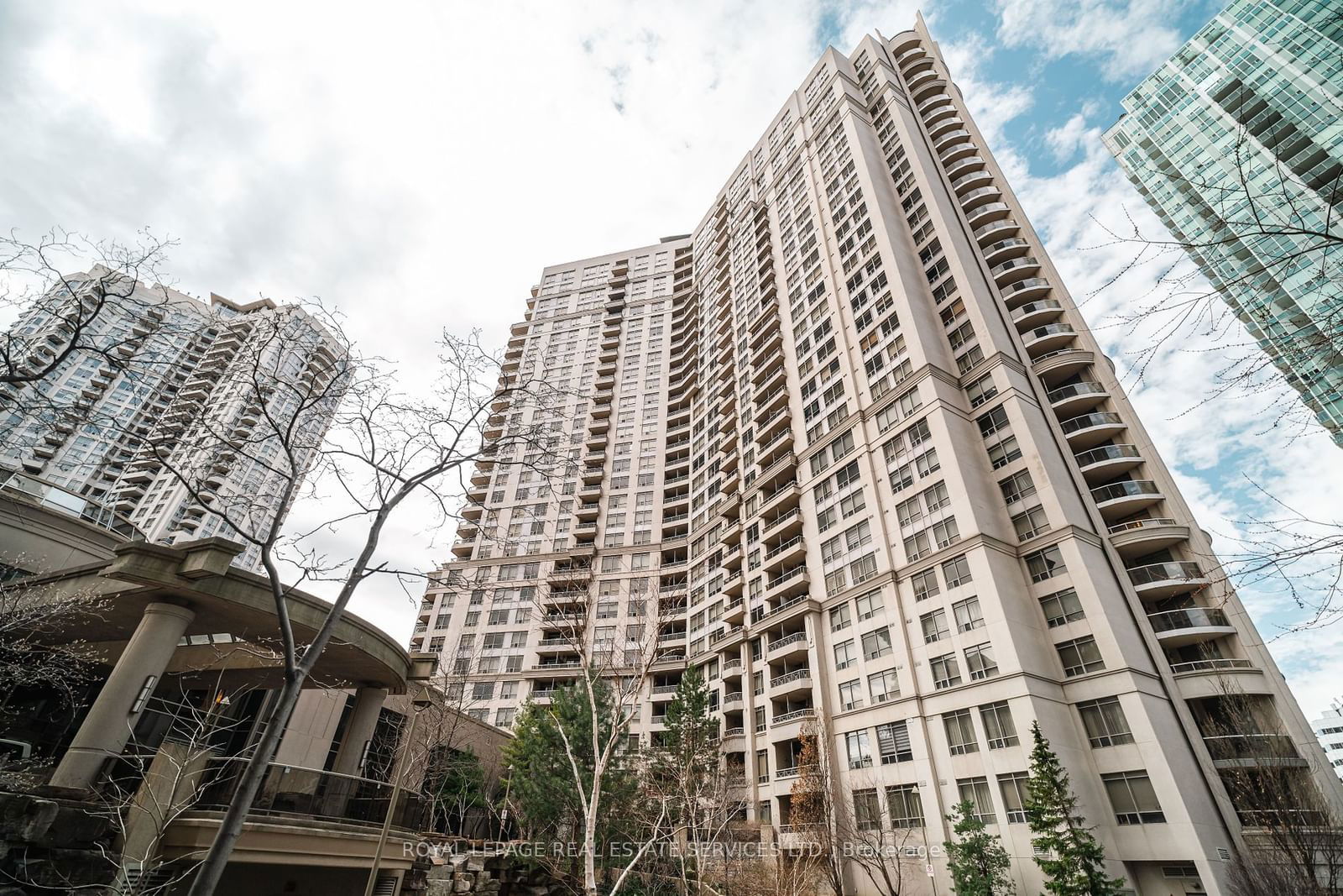 3888 Duke of York Blvd, unit 2831 for sale - image #2