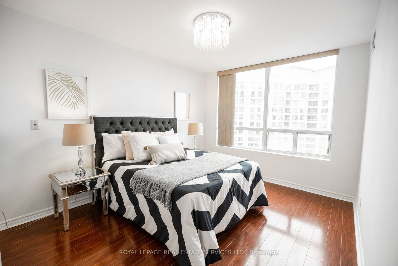 3888 Duke of York Blvd, unit 2831 for sale - image #24