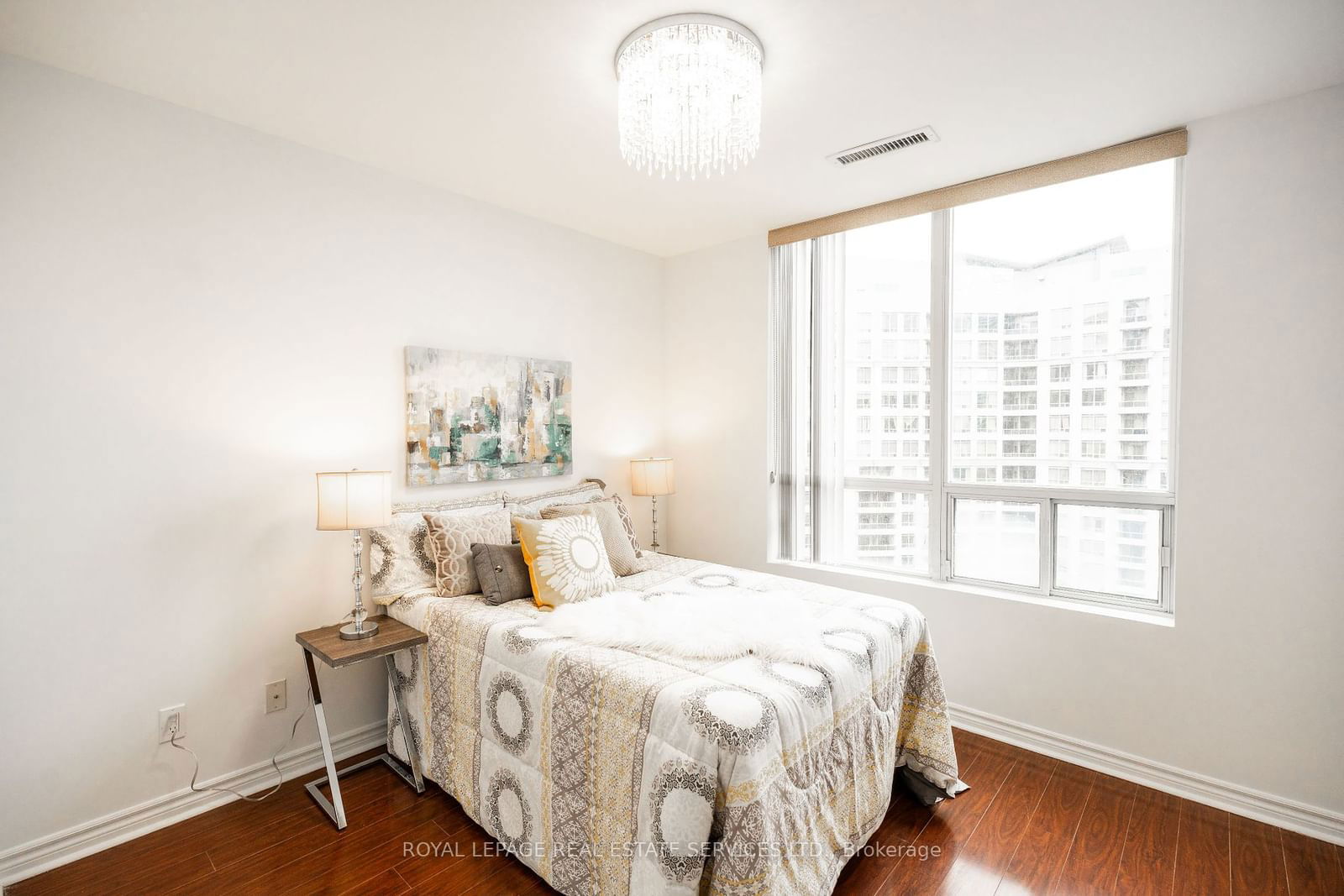 3888 Duke of York Blvd, unit 2831 for sale - image #28