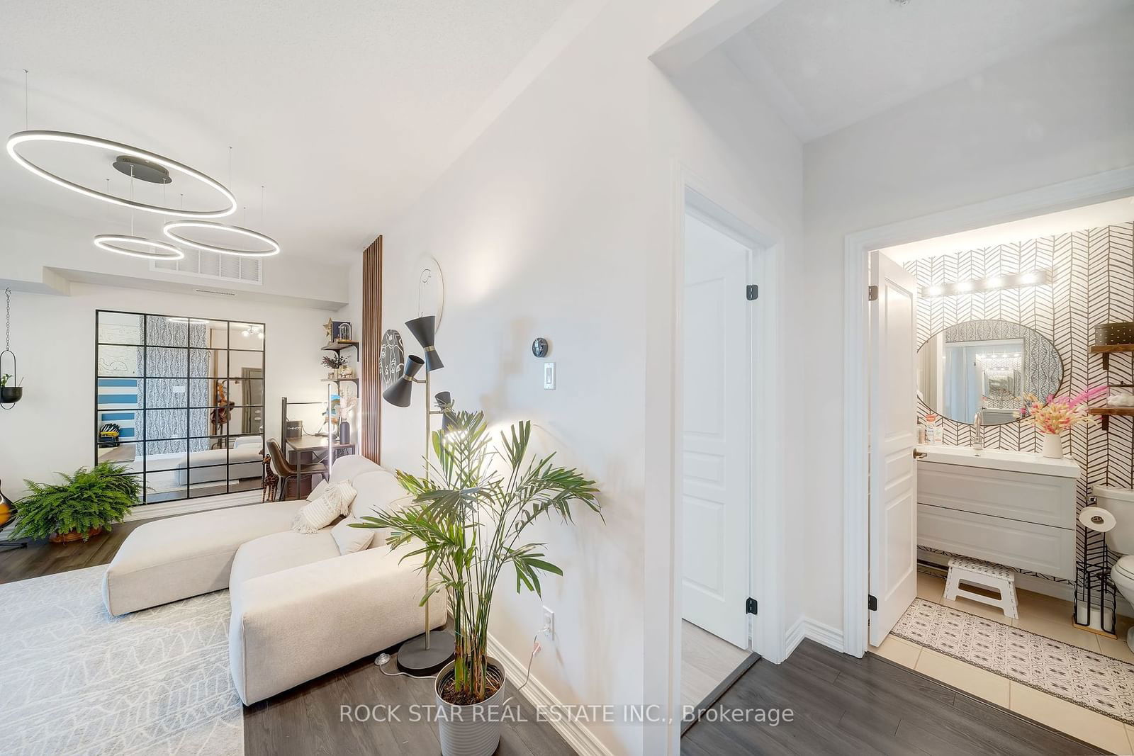 570 Lolita Gdns, unit 405 for sale - image #14