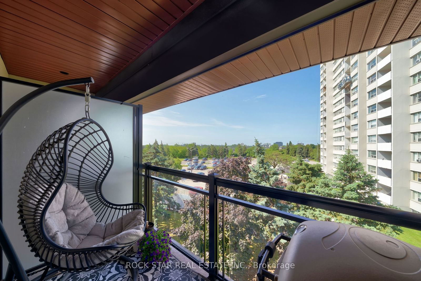 570 Lolita Gdns, unit 405 for sale - image #21