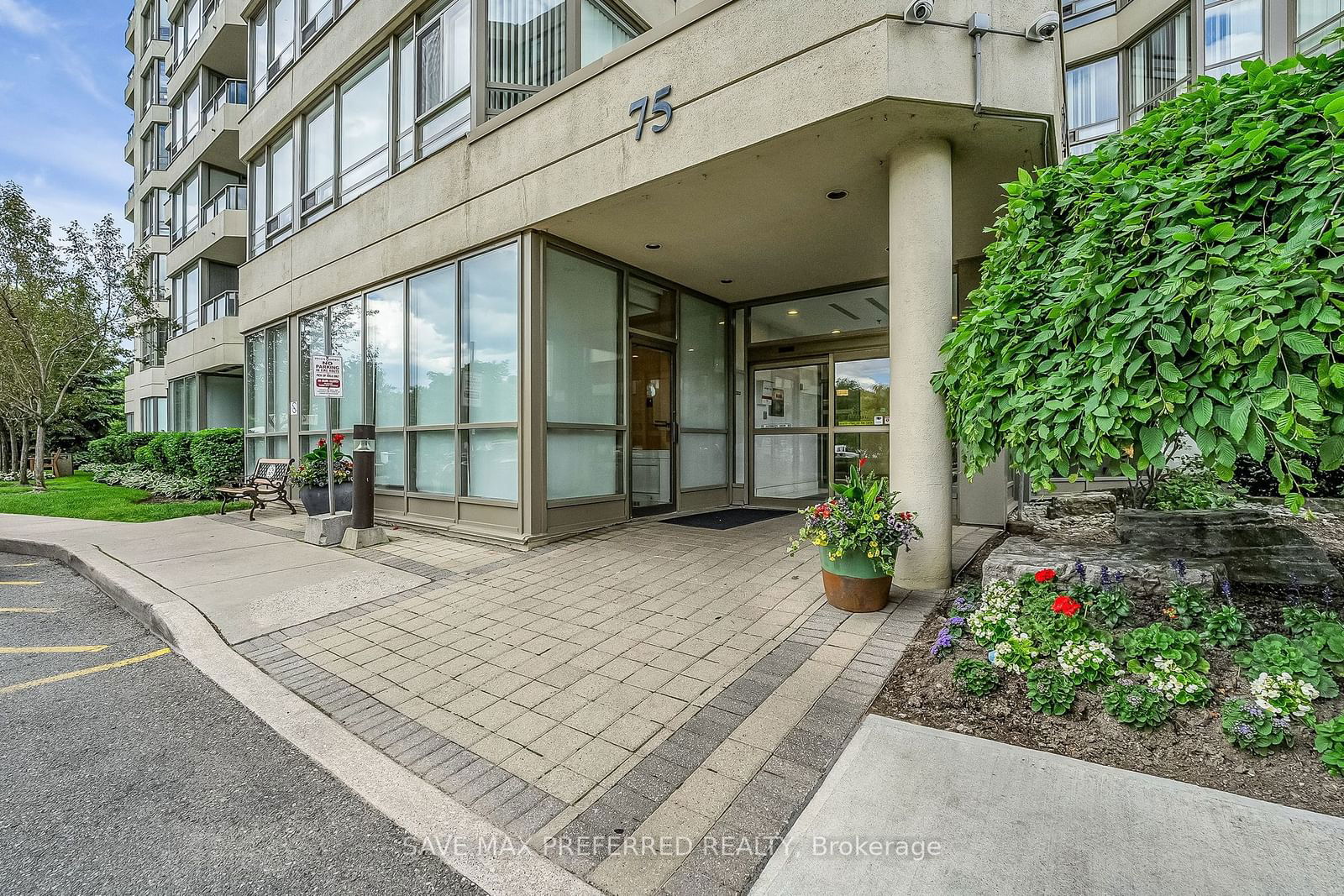 75 King St E, unit 1805 for sale - image #2