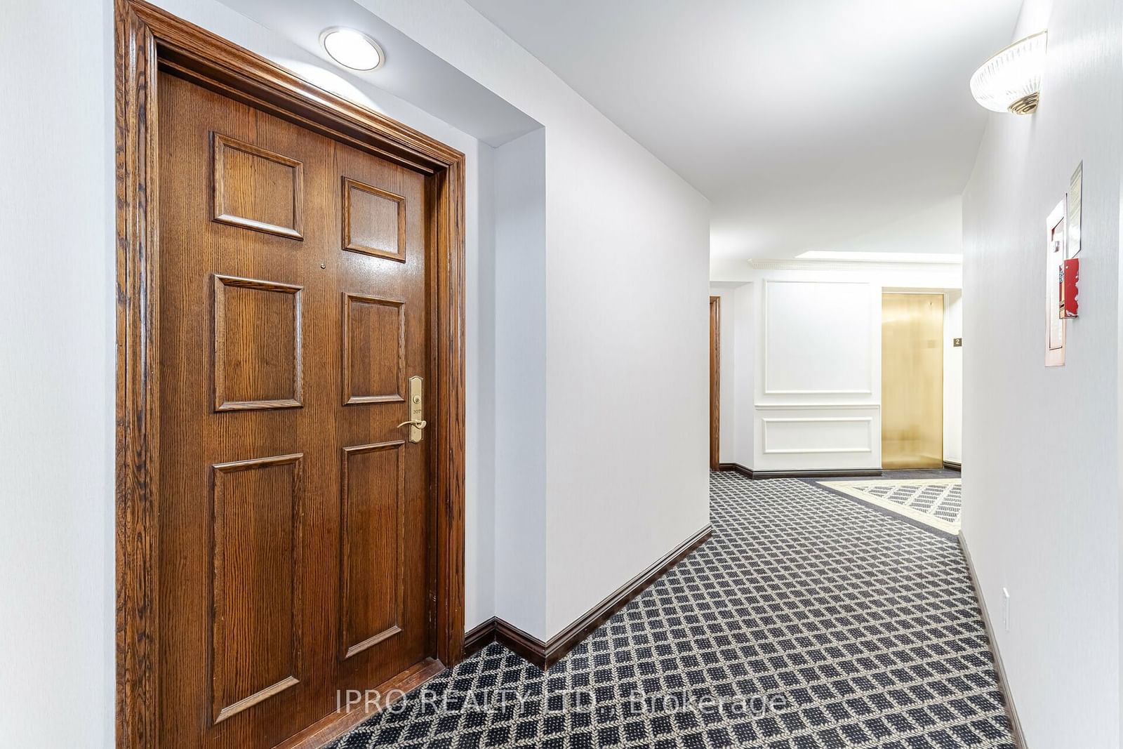 2285 Lake Shore Blvd W, unit 207 for rent