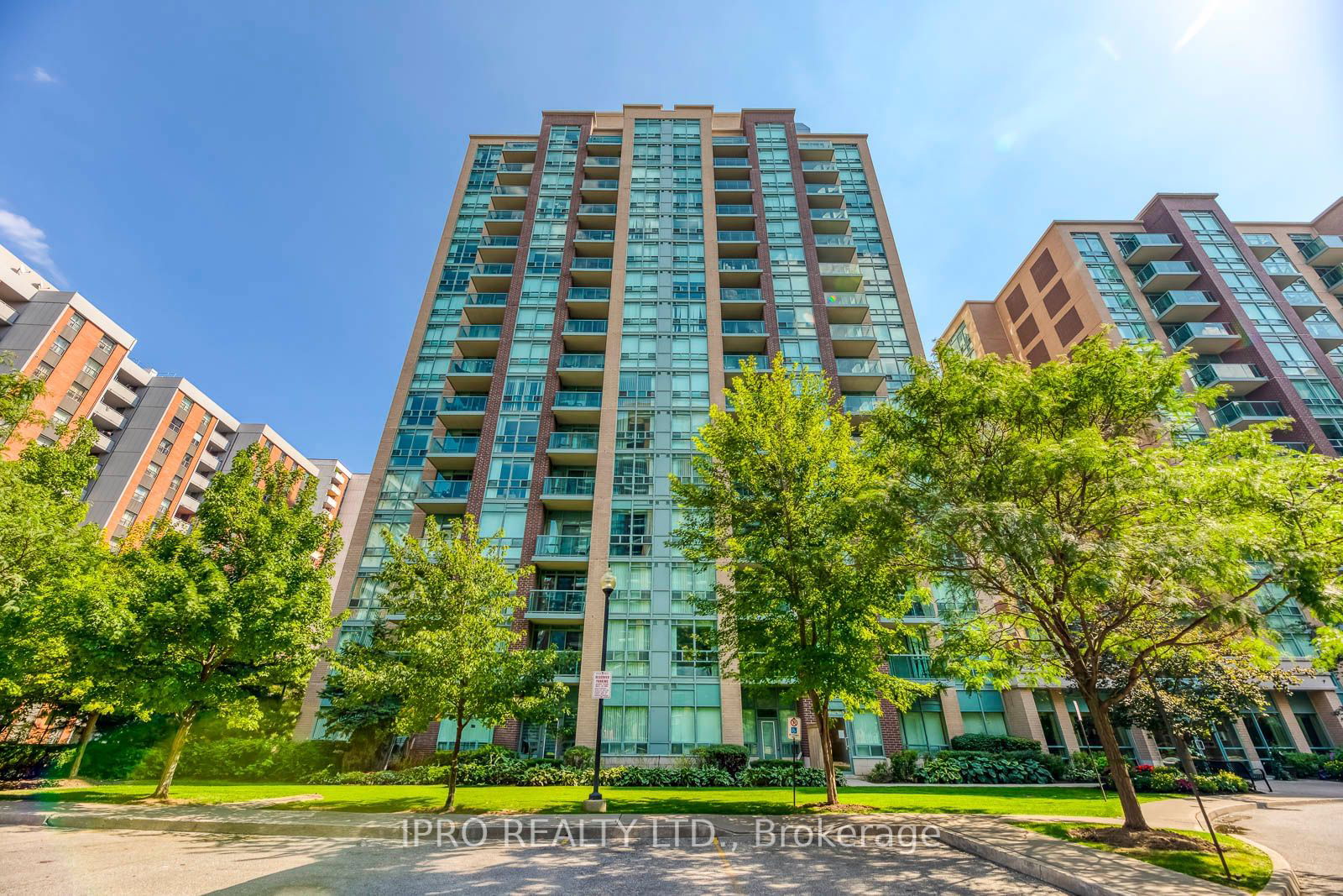 7 Michael Power Pl, unit 506 for sale - image #1