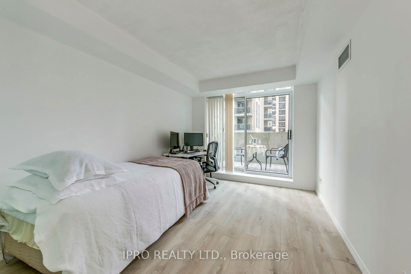 7 Michael Power Pl, unit 506 for sale - image #13