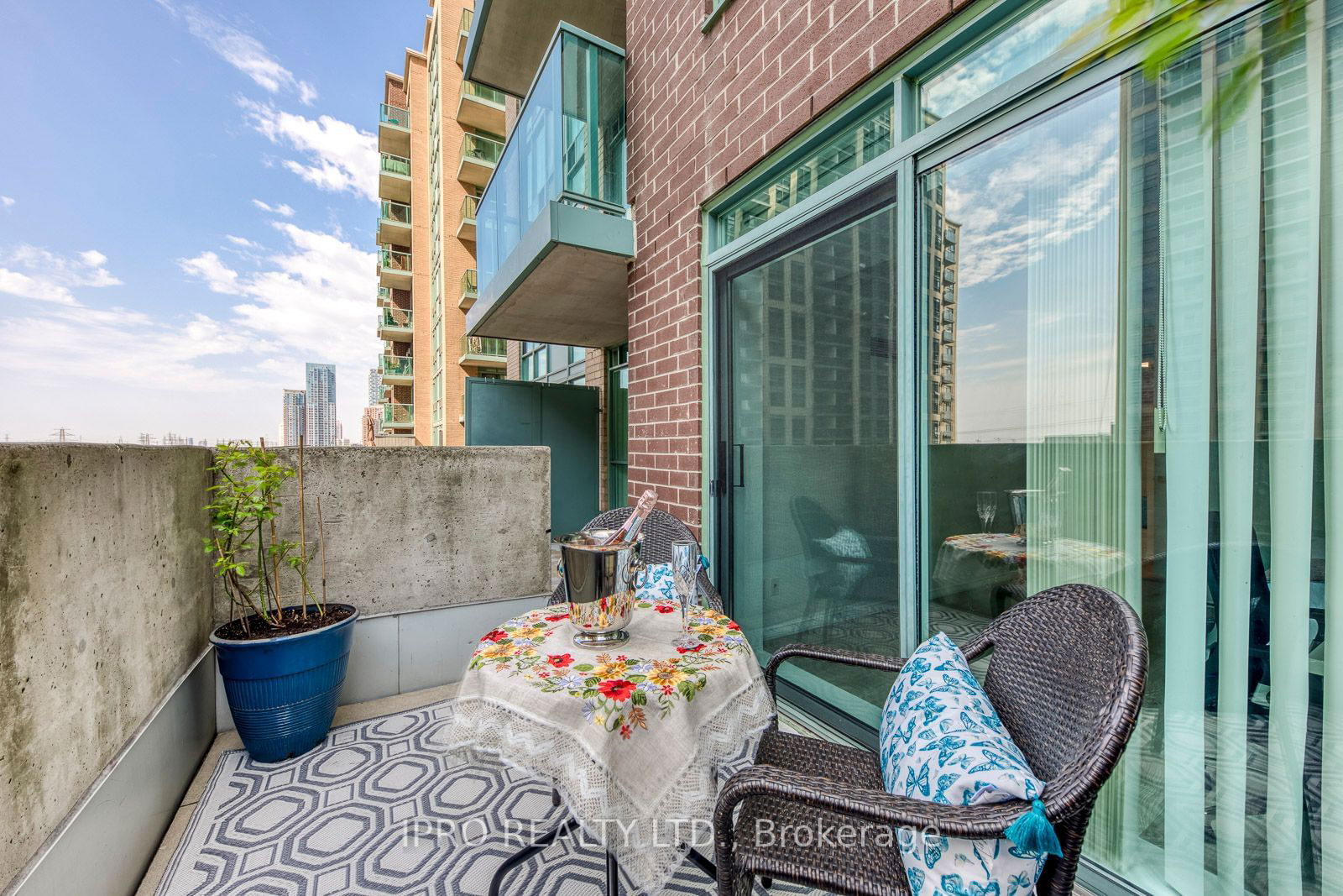 7 Michael Power Pl, unit 506 for sale - image #22