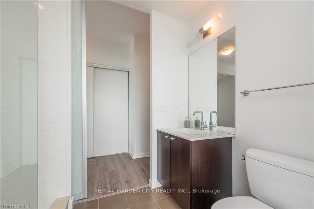 103 The QUEENSWAY, unit #405 for sale - image #23