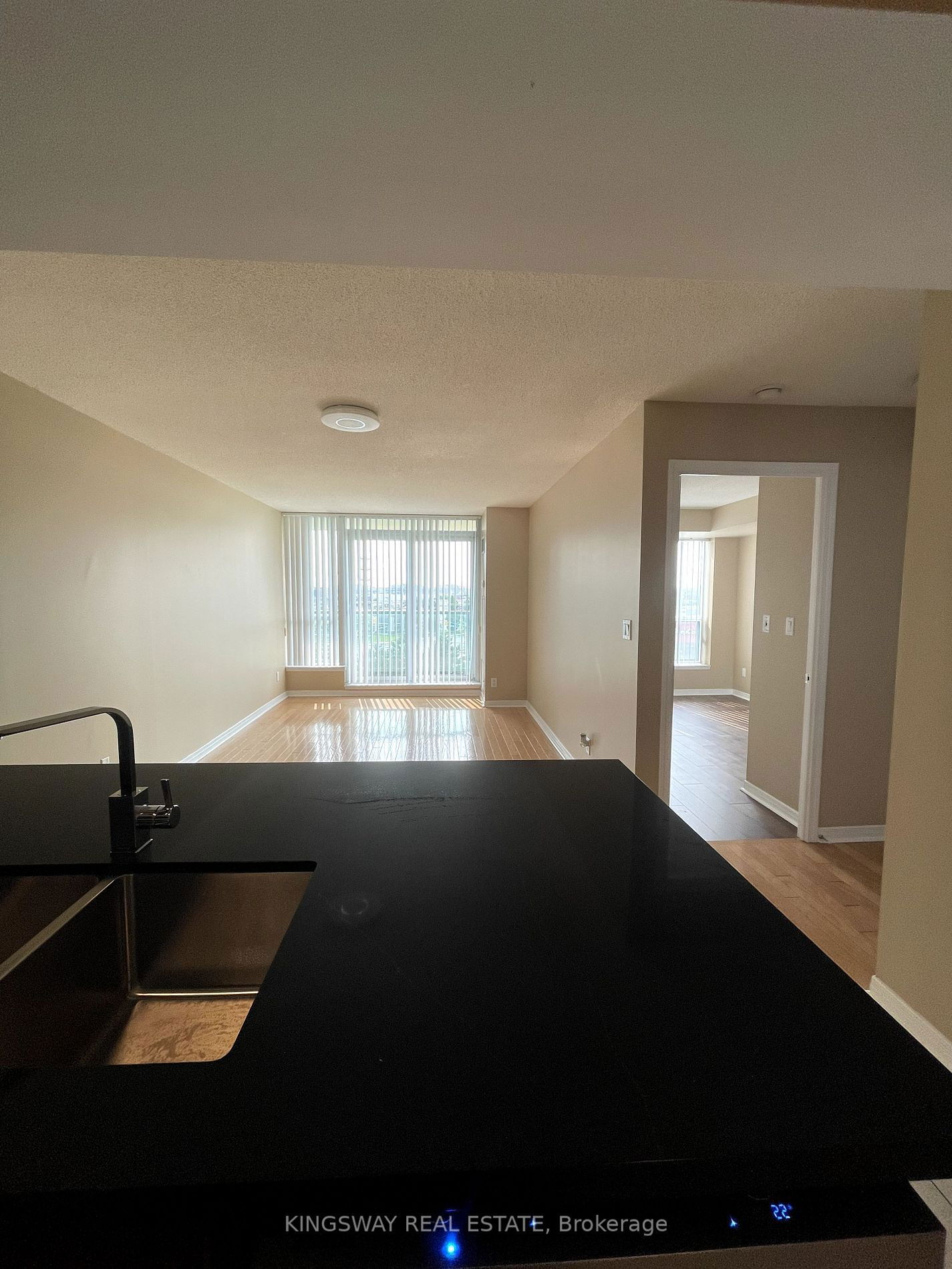 4879 Kimbermount Ave, unit 502 for rent - image #5