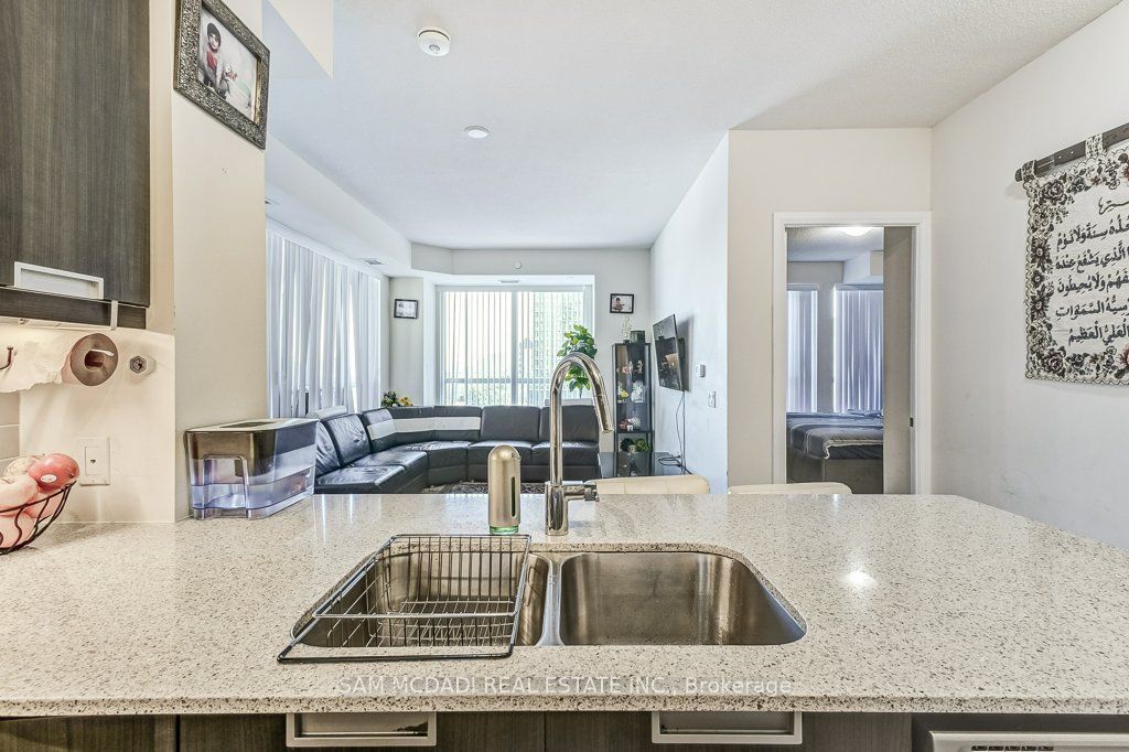 35 Watergarden Dr, unit 413 for sale - image #2