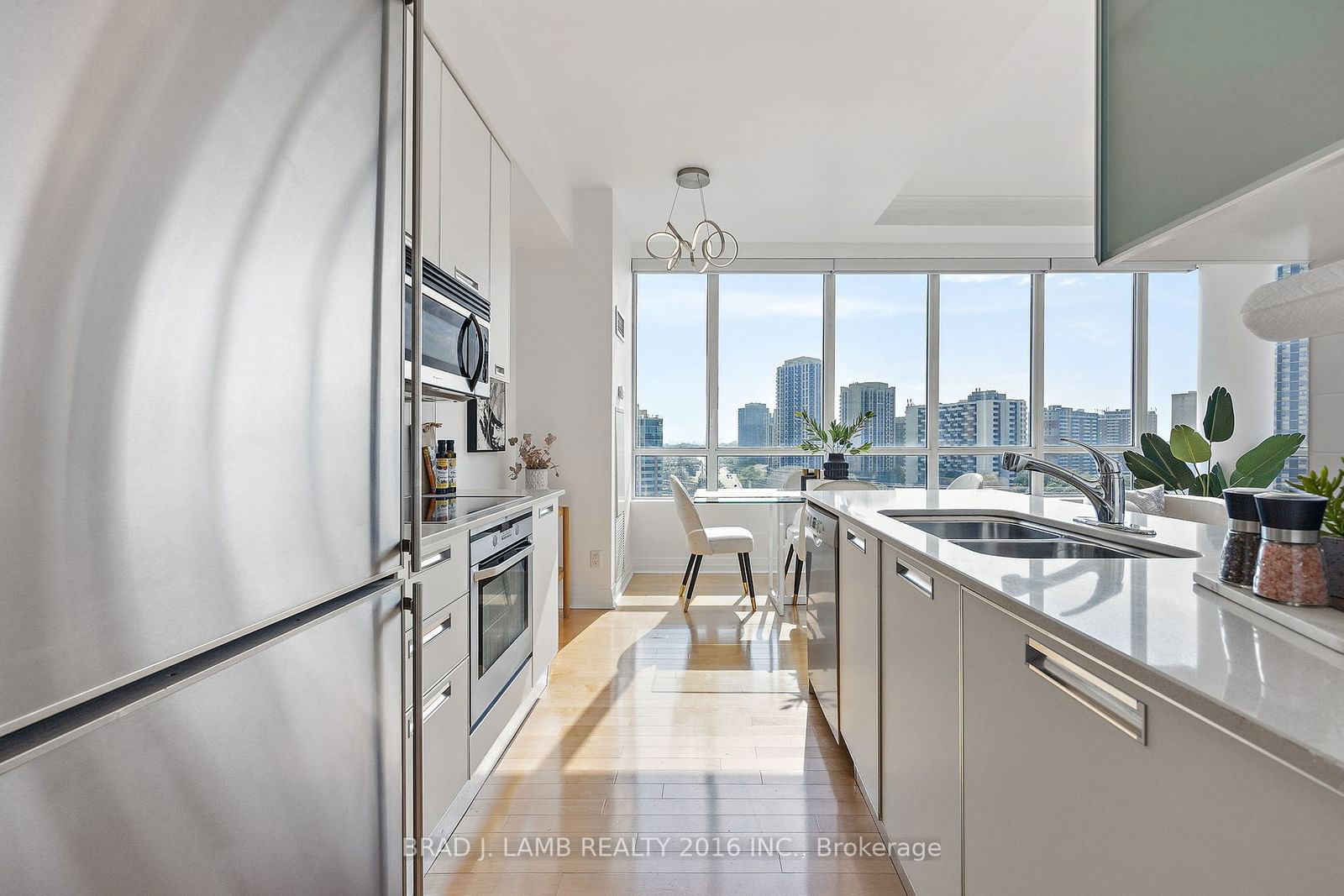 3391 Bloor St W, unit 1103 for sale - image #4