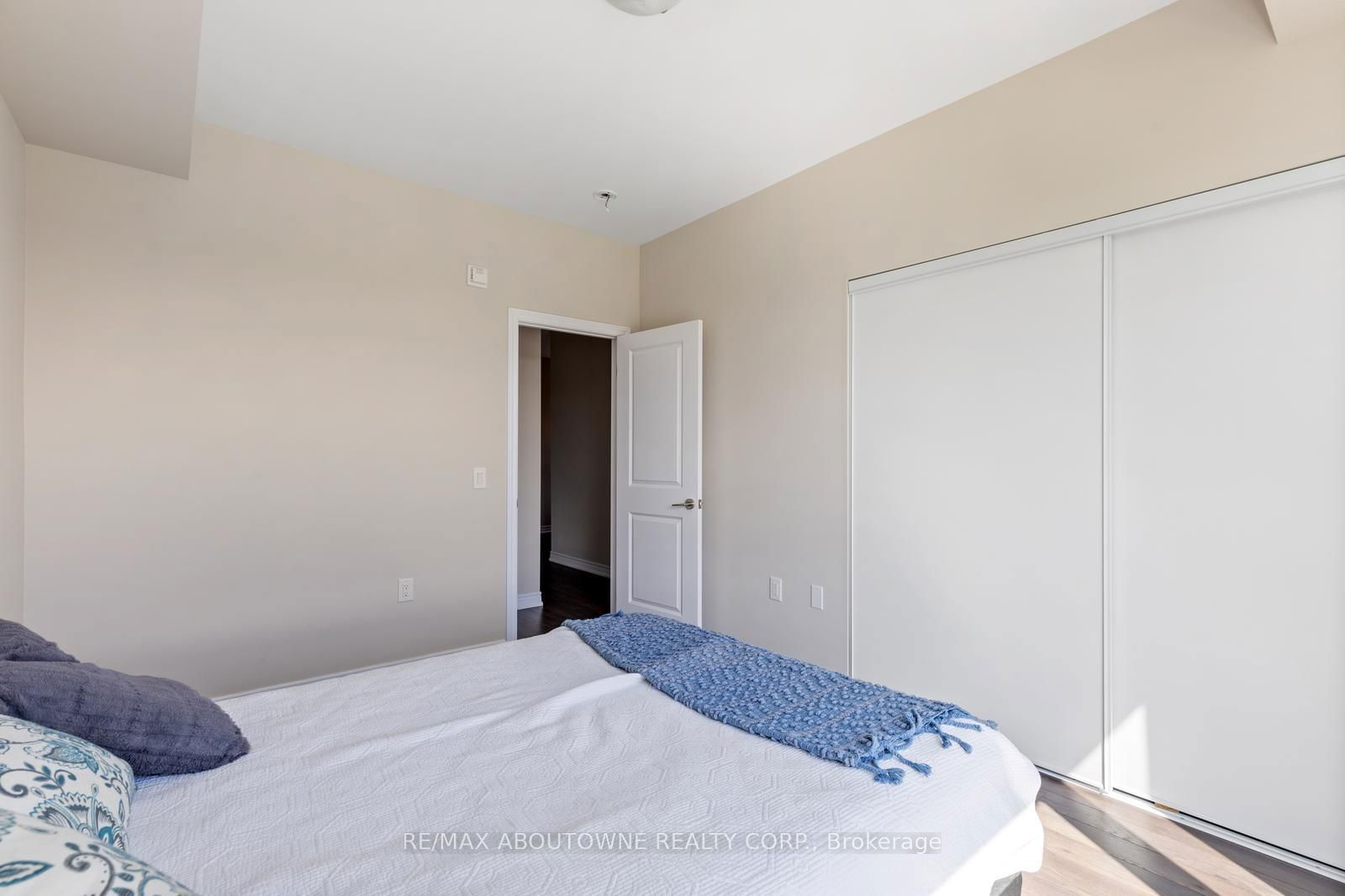 2375 Bronte Rd, unit 113 for sale - image #17