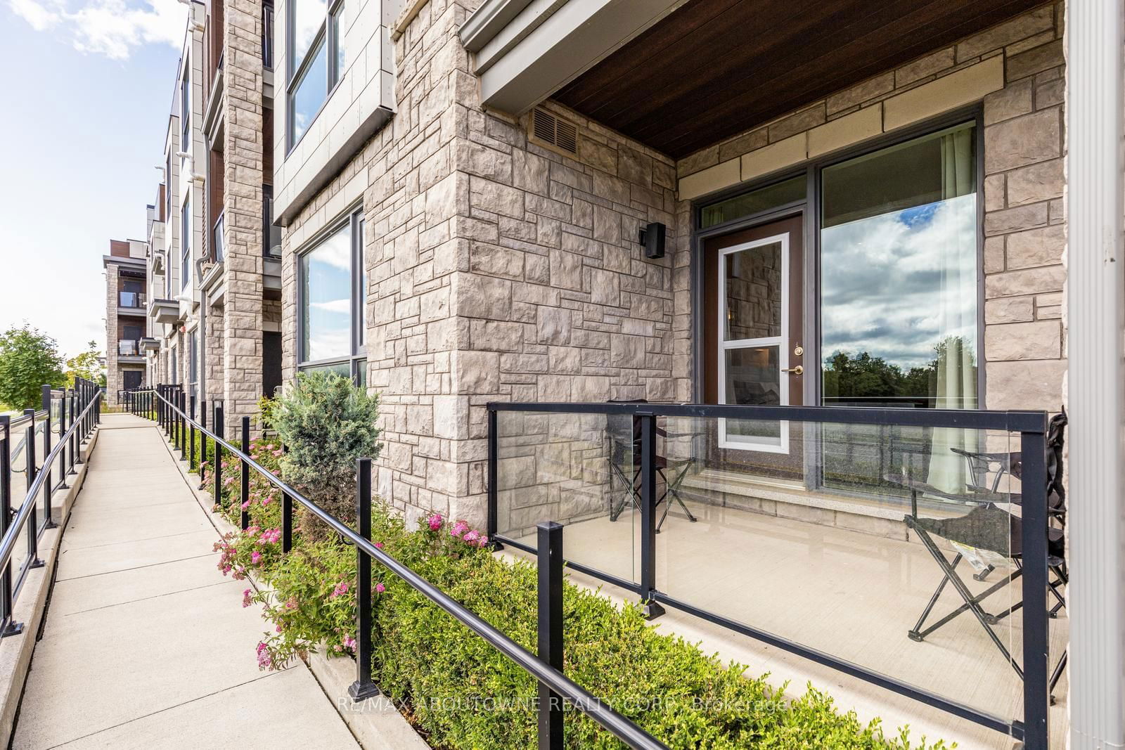 2375 Bronte Rd, unit 113 for sale - image #31