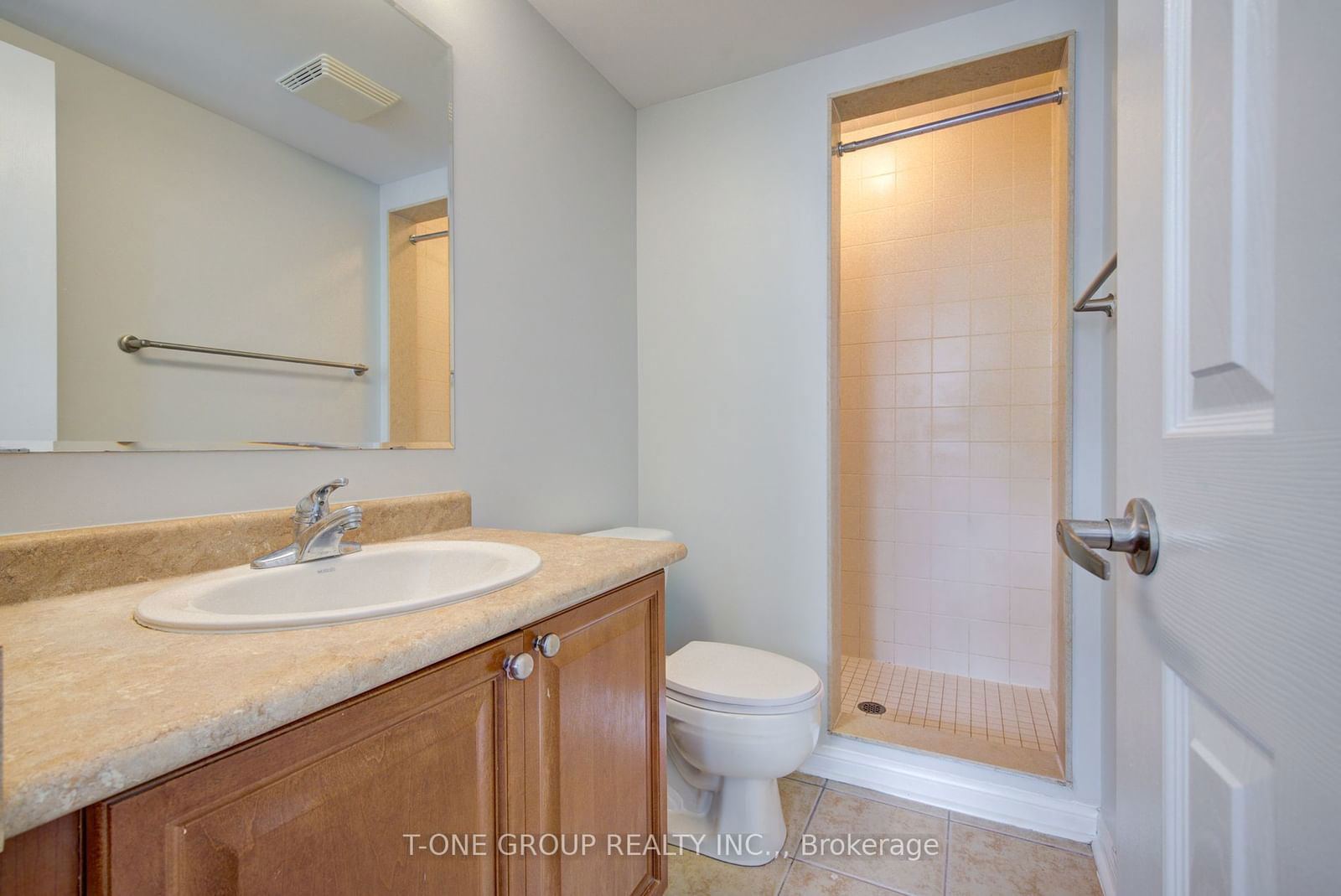 760 Neighbourhood Circ, unit 3 for sale - image #16