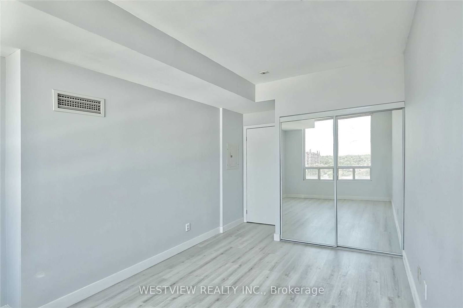 3391 Bloor St, unit 1005 for sale - image #14