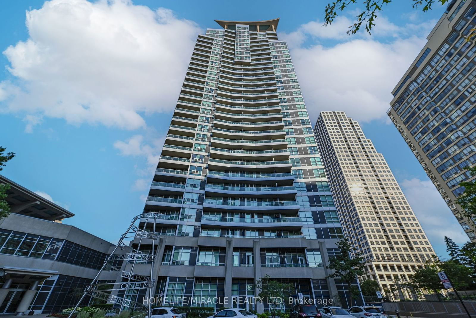 33 Elm Dr W, unit 502 for sale - image #1