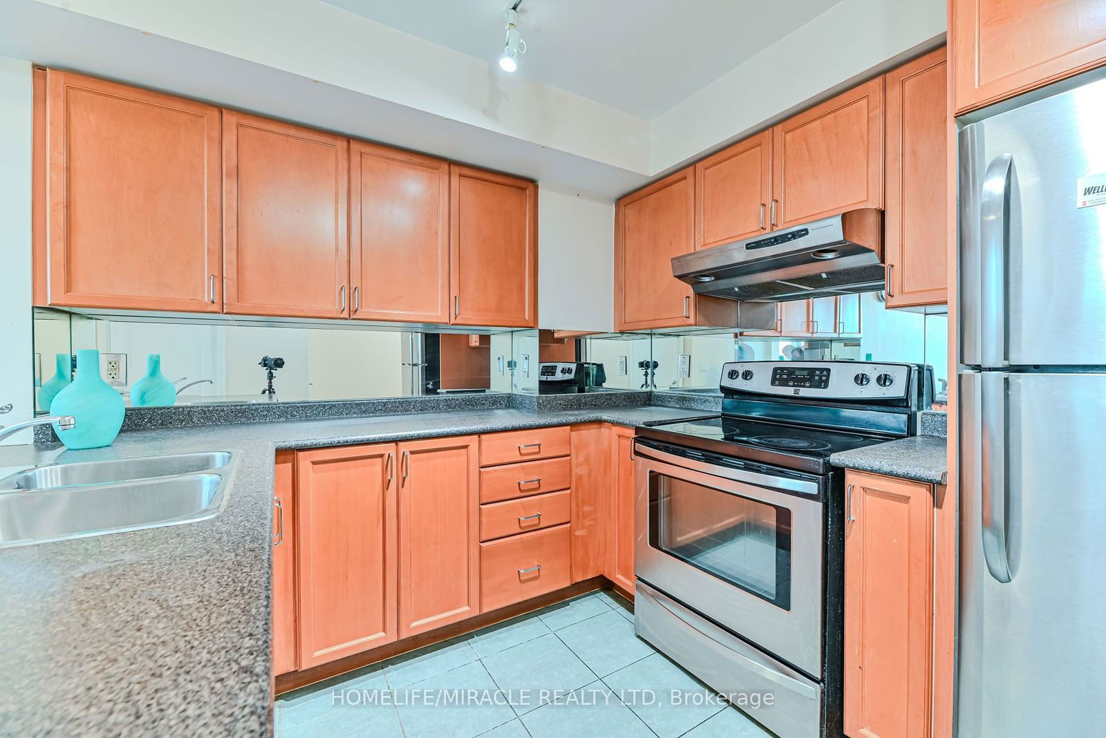 33 Elm Dr W, unit 502 for sale