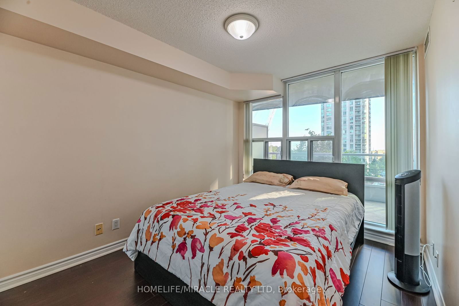 33 Elm Dr W, unit 502 for sale - image #17