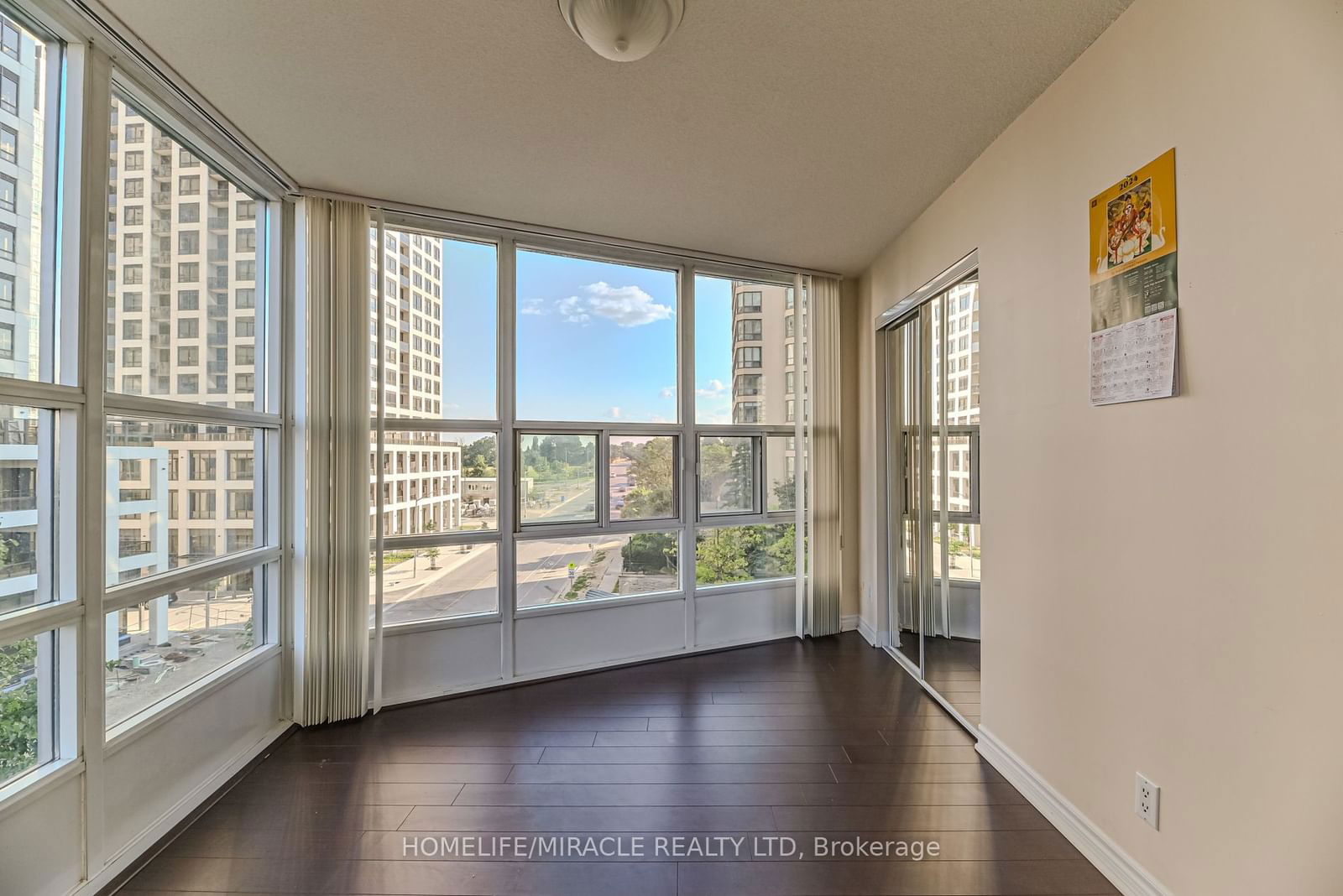 33 Elm Dr W, unit 502 for sale - image #21