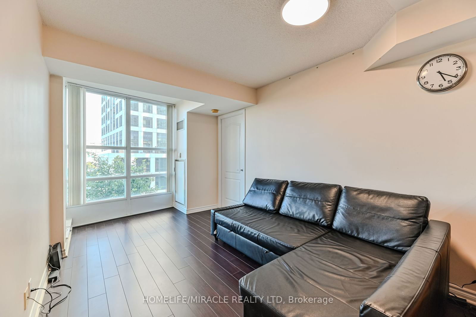 33 Elm Dr W, unit 502 for sale - image #7