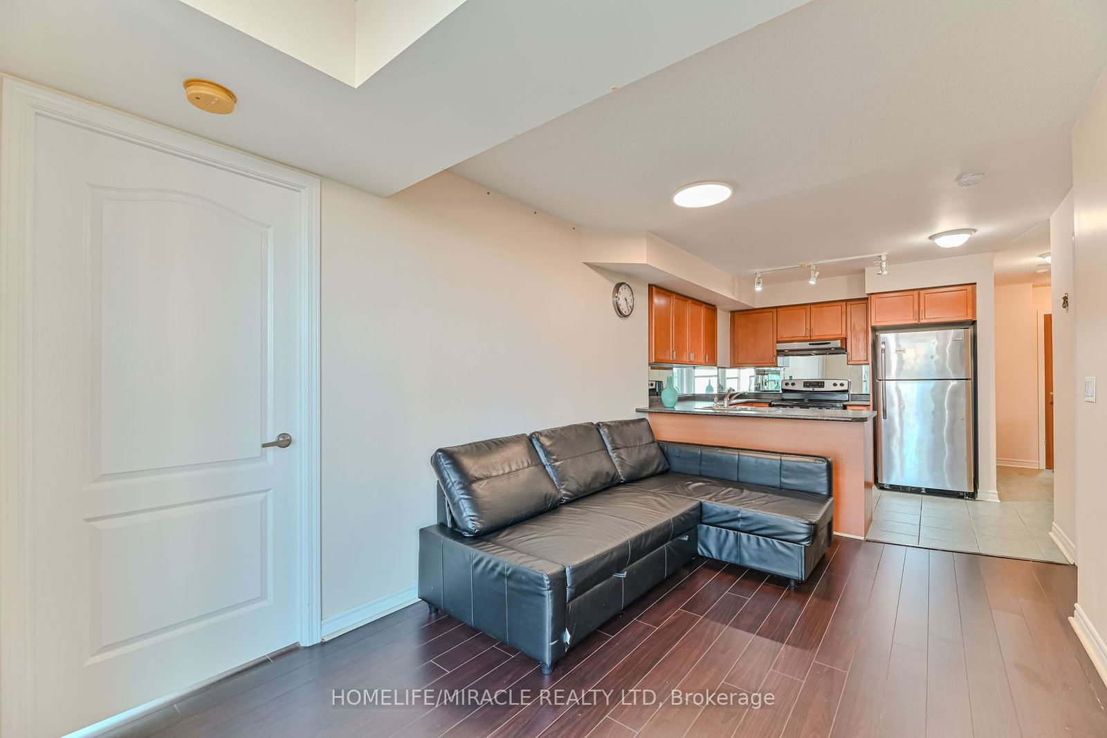 33 Elm Dr W, unit 502 for sale - image #9