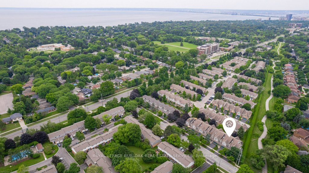 Roseland Townhomes, Burlington, Toronto