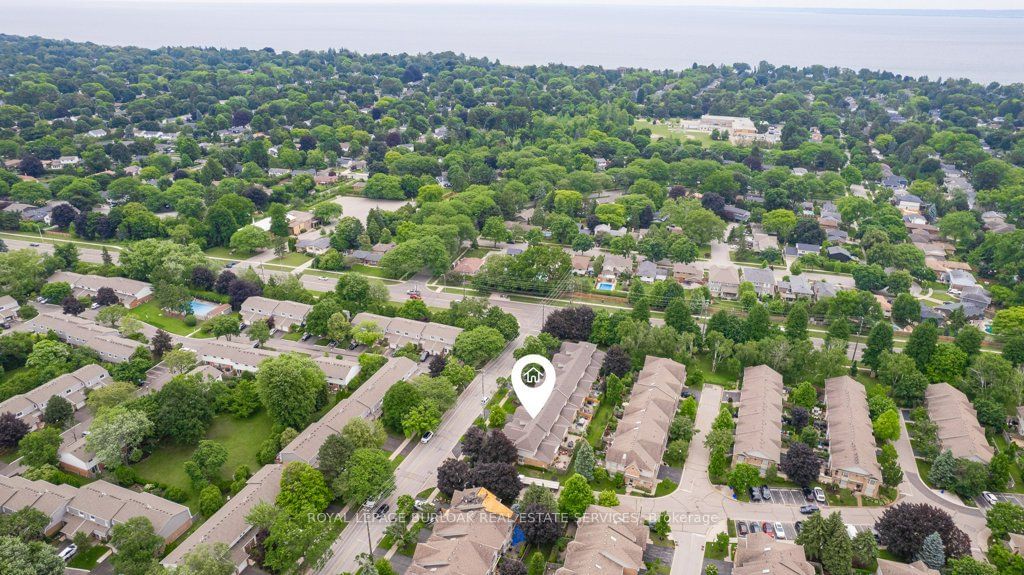 Roseland Townhomes, Burlington, Toronto