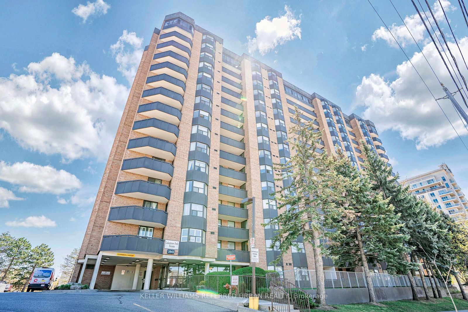 3845 Lake Shore Blvd, unit 1411 for sale - image #2