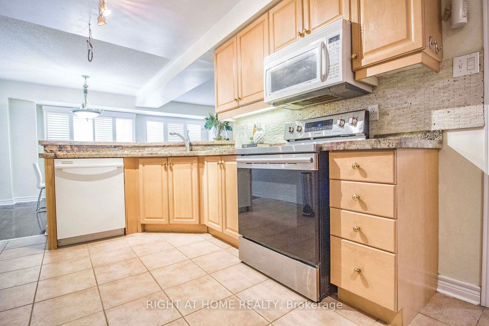 5658 Glen Erin Dr, unit 4 for sale