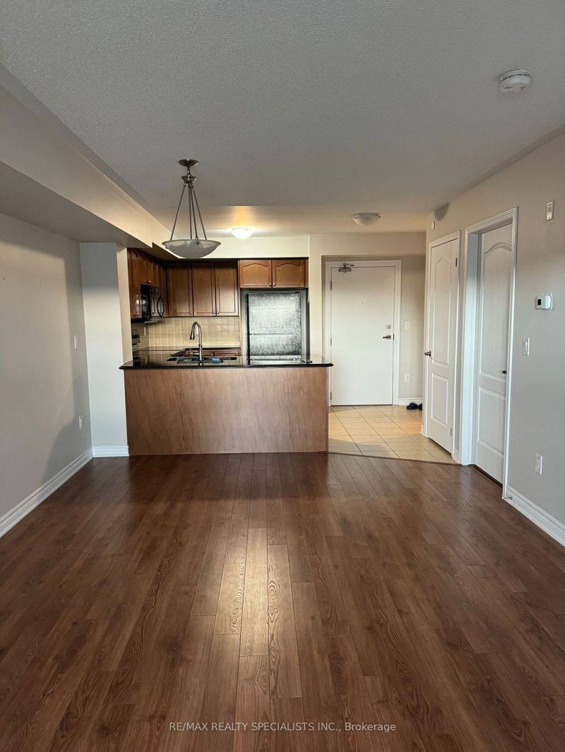 1005 Nadalin Heights, unit 411 for rent - image #1