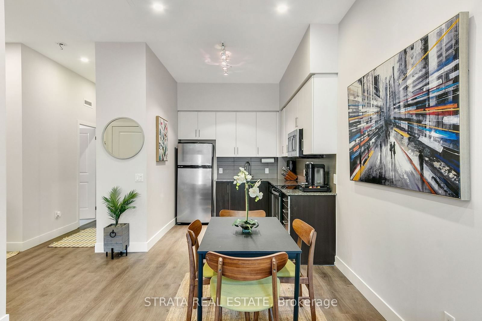 8 Fieldway Rd, unit 102 for sale - image #10