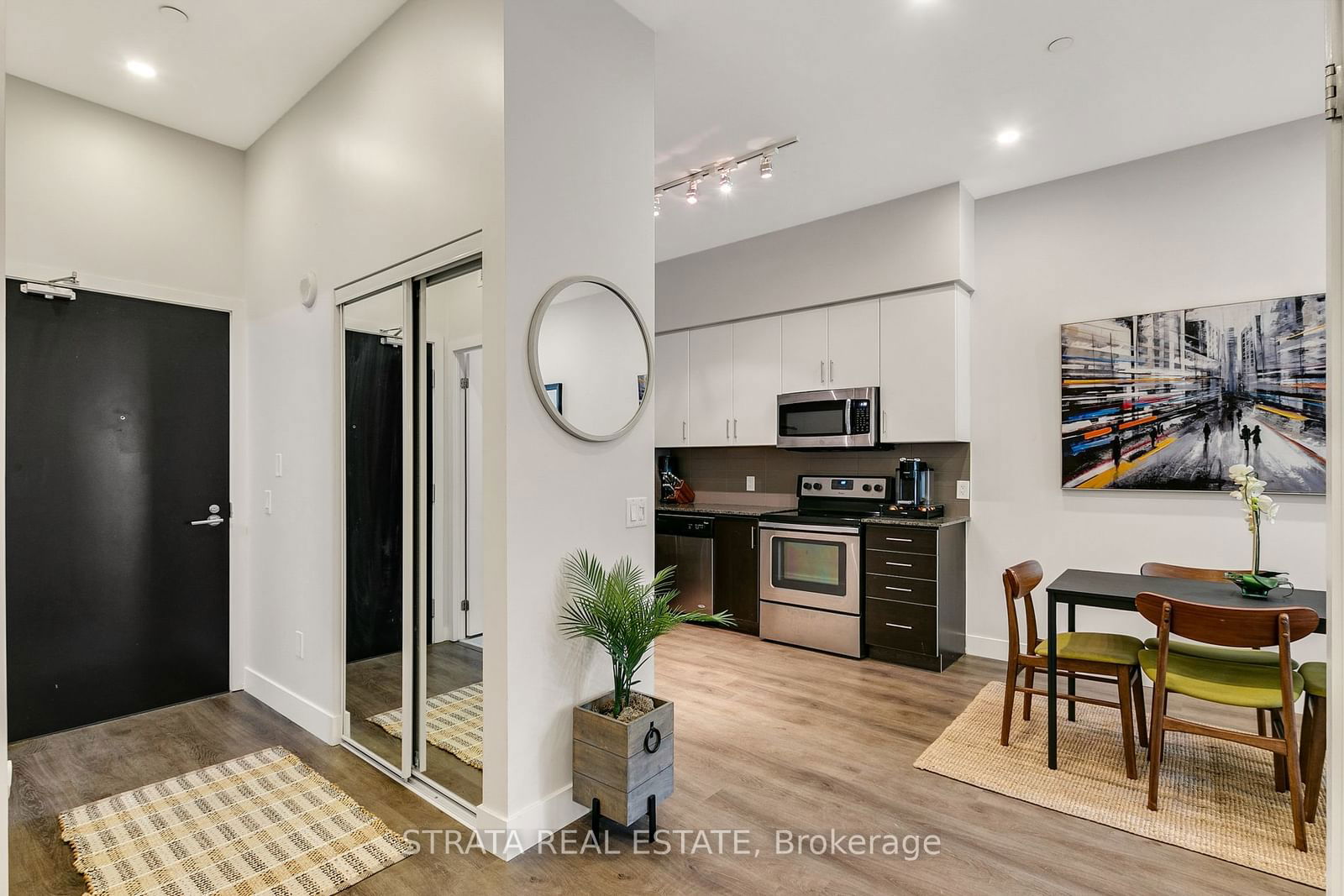 8 Fieldway Rd, unit 102 for sale - image #8