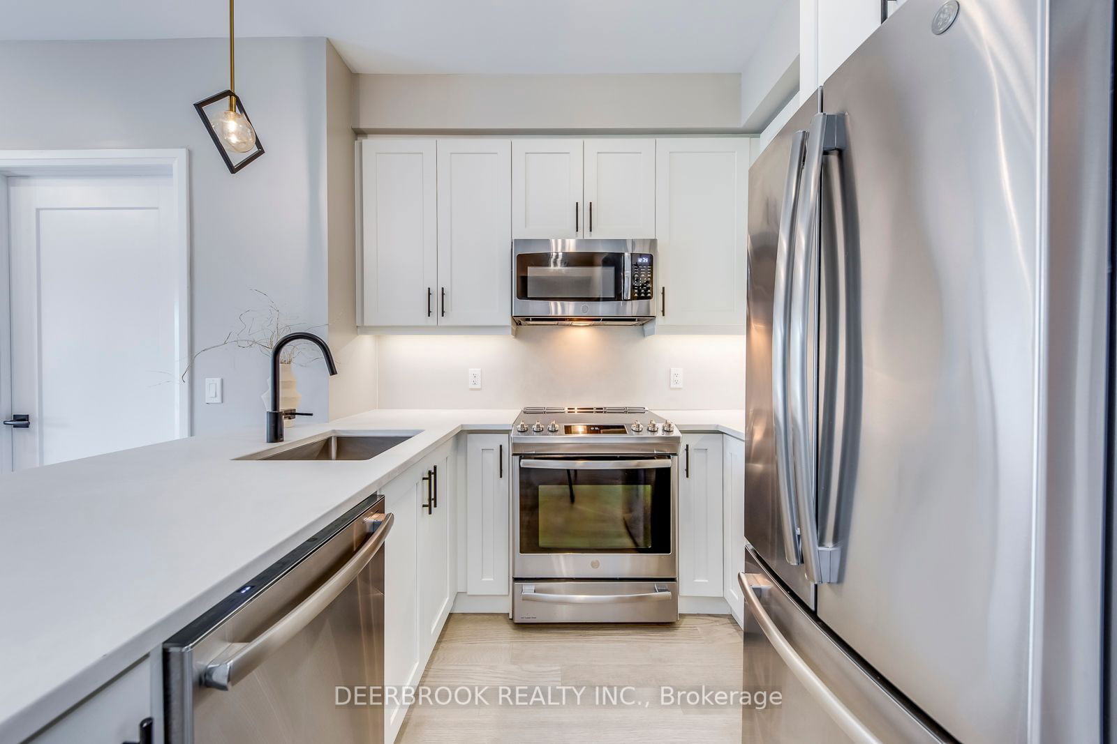 128 GROVEWOOD COMMON, unit 205 for sale - image #5