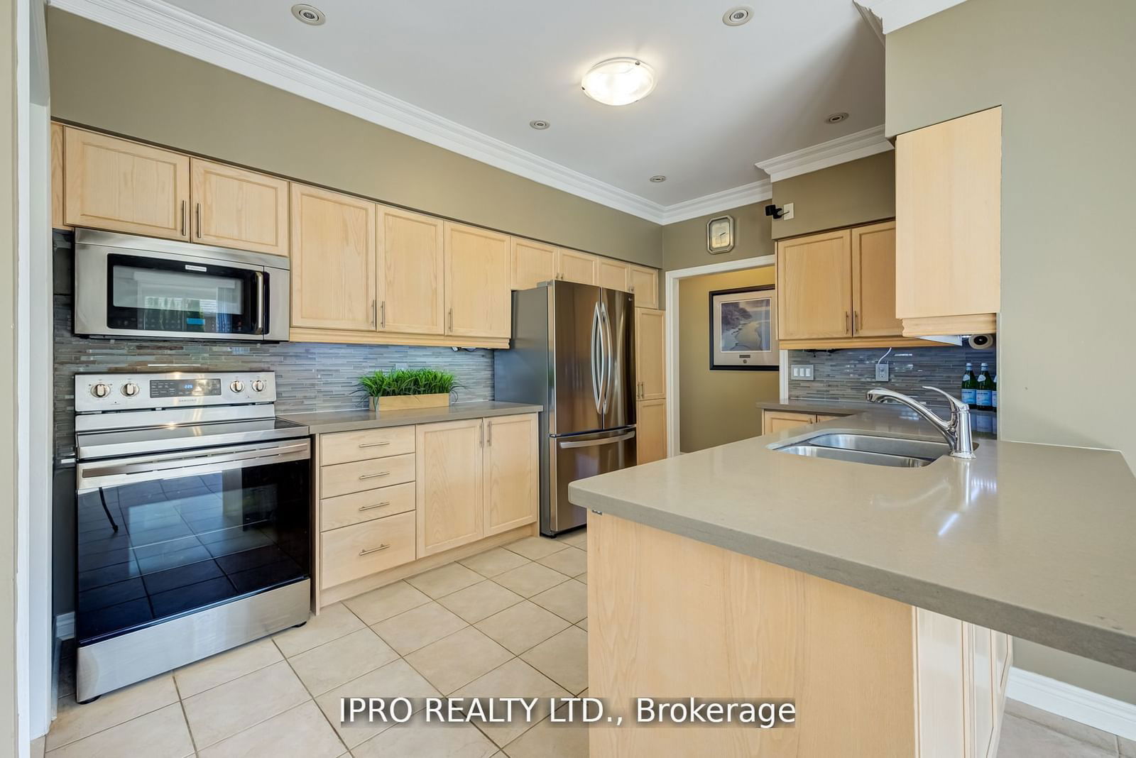 Rosedale Village - Model Court, Brampton, Toronto