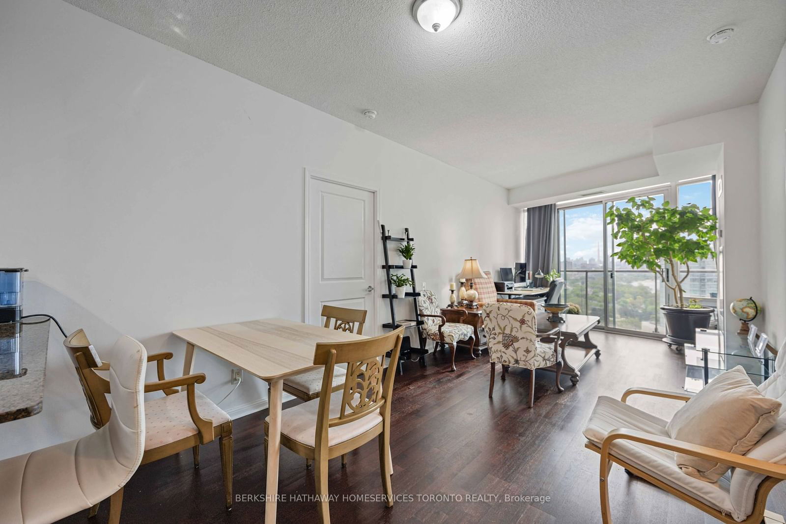 15 Windermere Ave, unit 1708 for sale - image #11