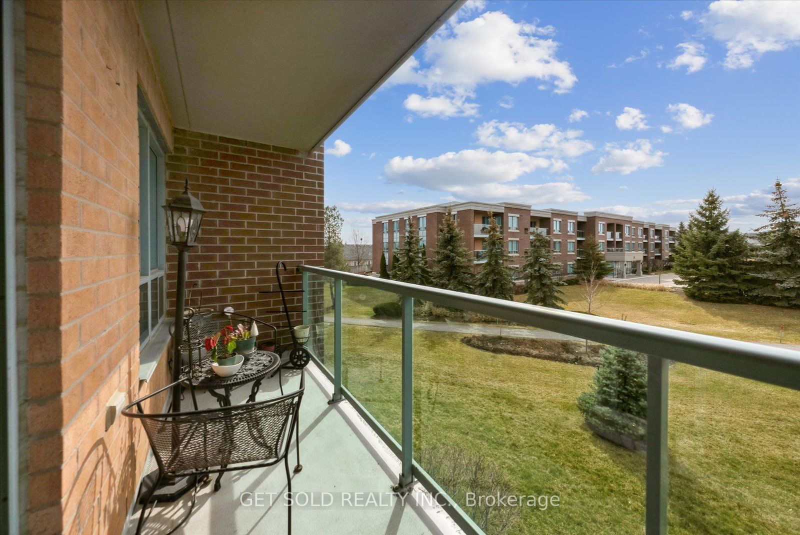 35 Via Rosedale, unit 206 for sale