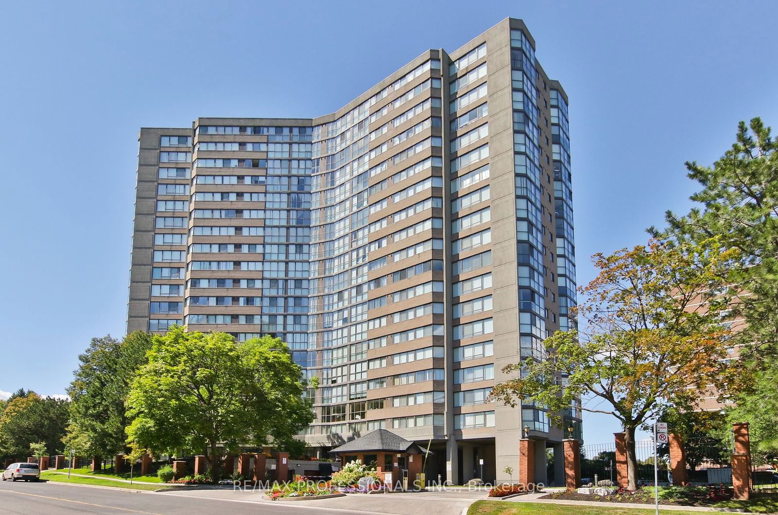 40 Richview Rd, unit 203 for sale - image #2